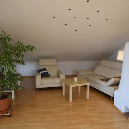 아파트 Ferienwohnung Dorfblick 키엠민크