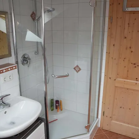 Ferienwohnung Dorfblick 키엠민크